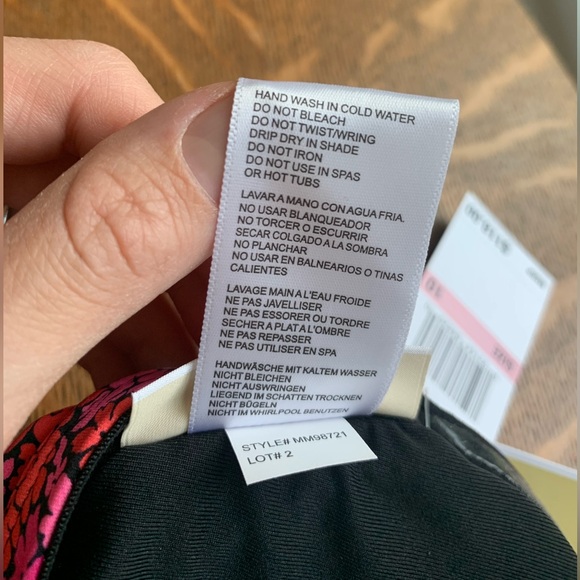 Michael Kors One Piece Swimsuit Size 10 (US) NWT! Fits like Size 6 (US)! - Picture 6 of 6